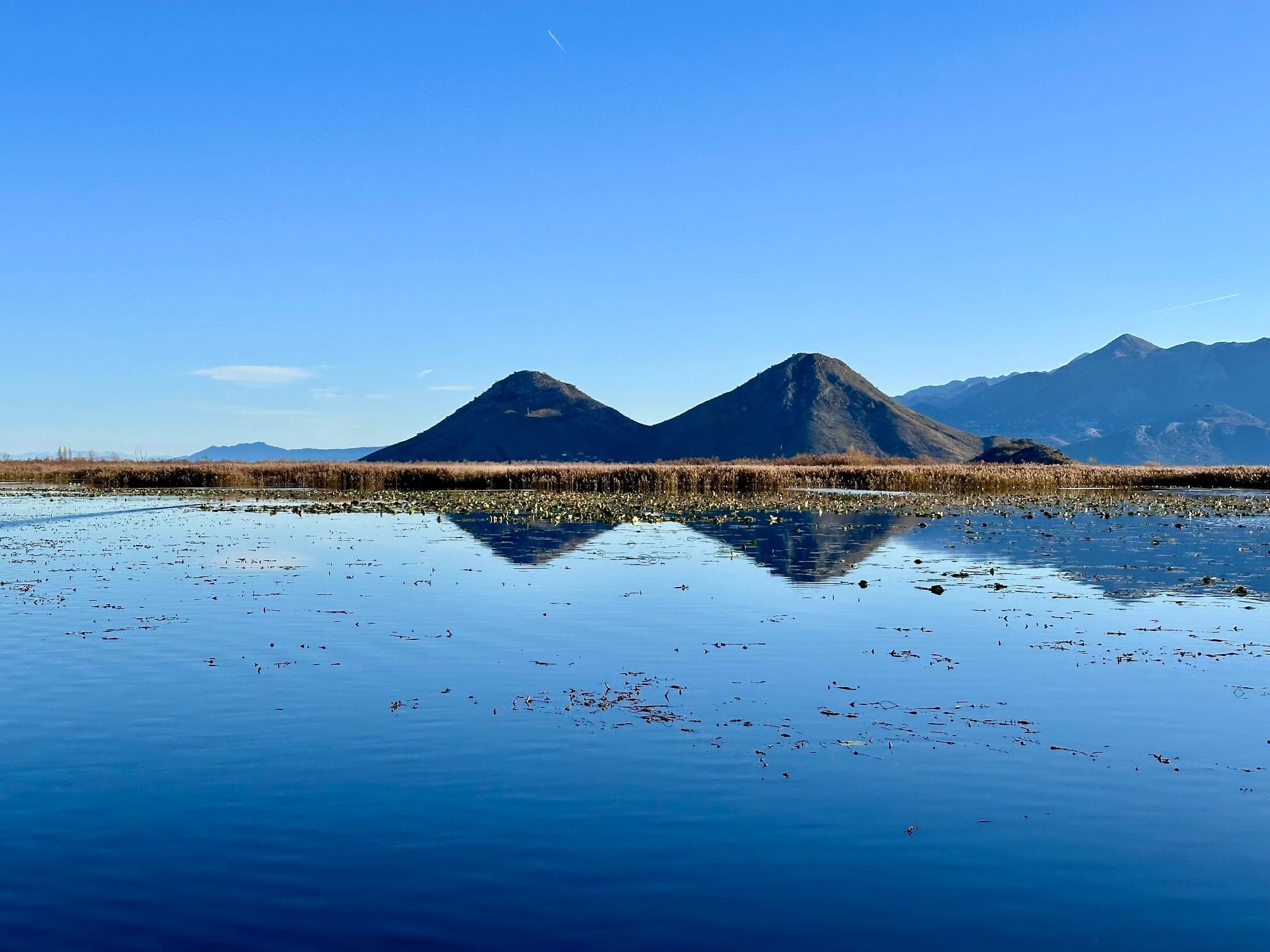 Skadar See und Karstberge in Montenegro